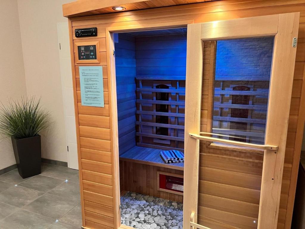 4 Sterne App Lavendel IR-Sauna Whirlpool Fitnessraum kinderfreundlich Bikeraum photo 3