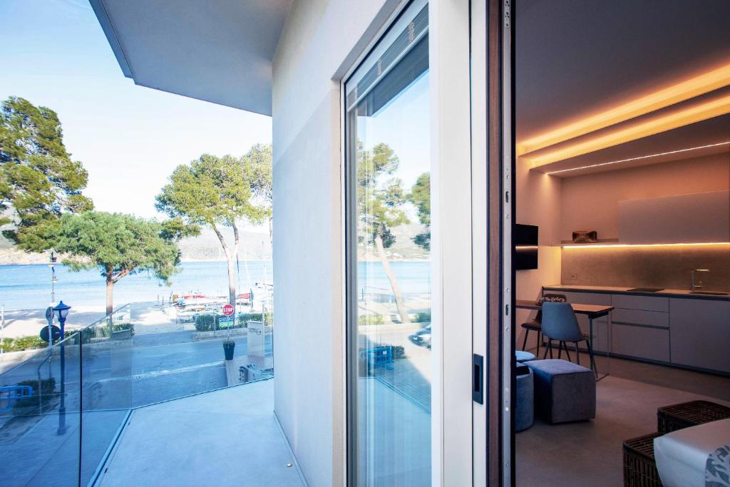 Vistamare Suite & Room photo 3