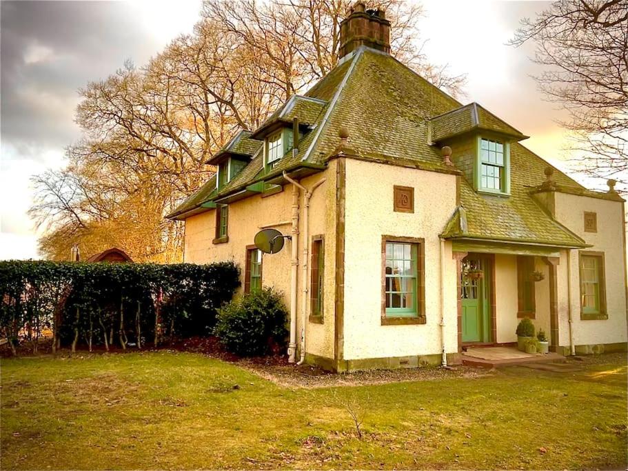 A charming, well appointed Edwardian Gate Lodge photo 4