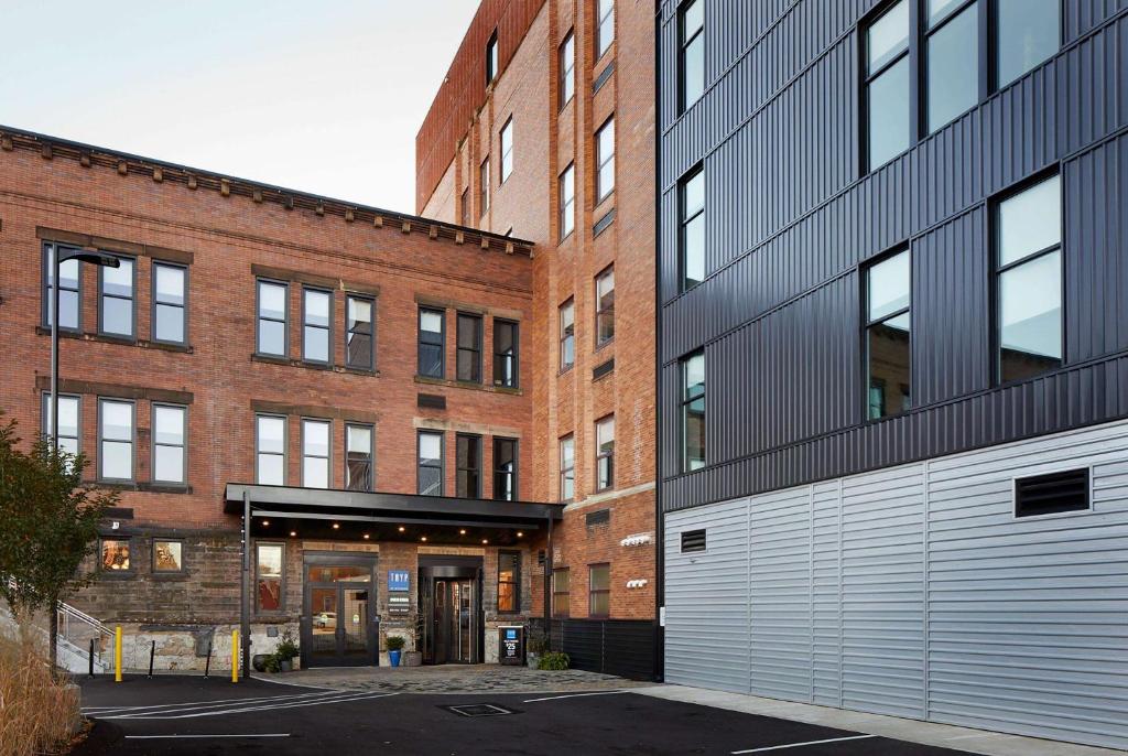 TRYP by Wyndham Pittsburgh/Lawrenceville photo 2
