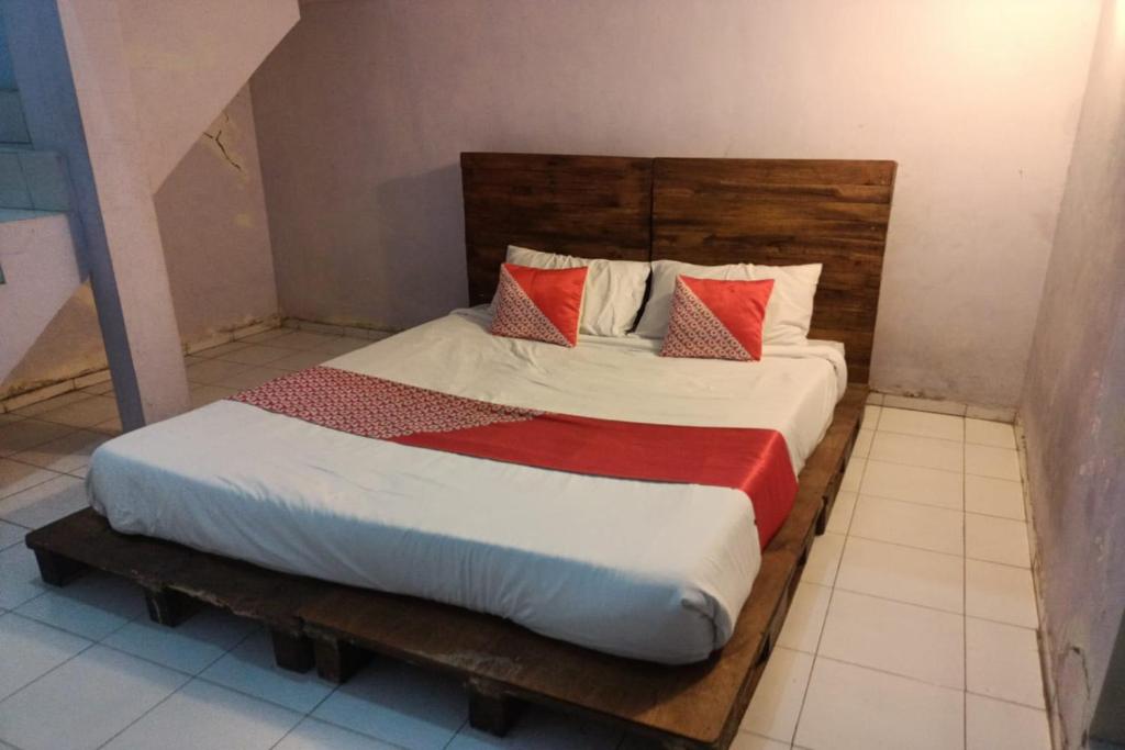Hotel O Ibma Smart Syariah - Tap to explore photos