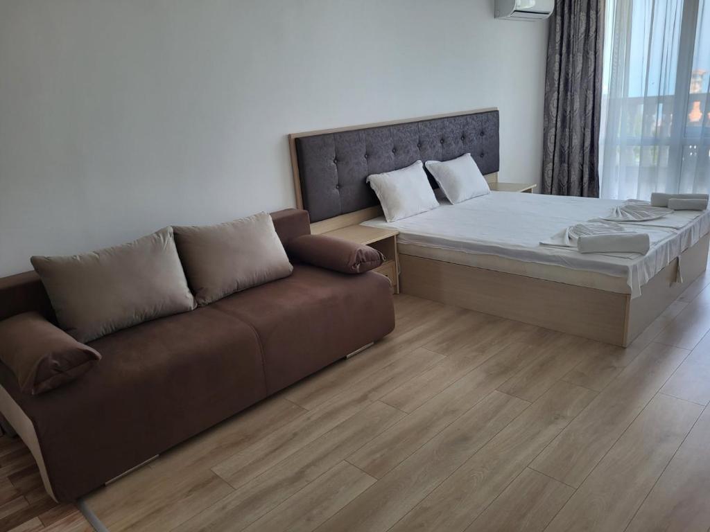 Perla Del Mar Aparthotel photo 1