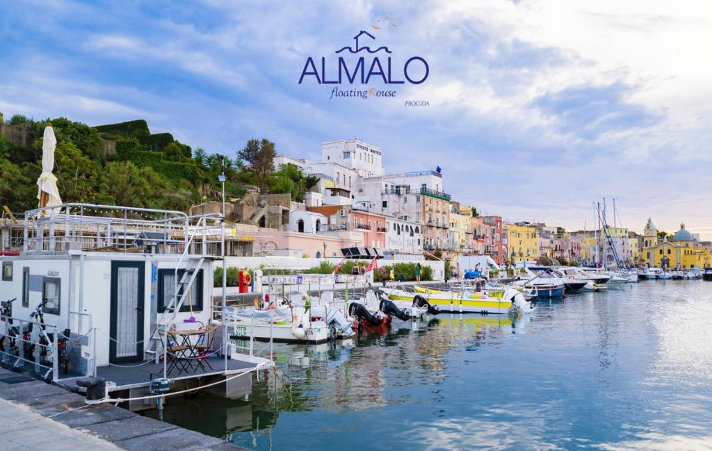 ALMALO Floating House - Casa Galleggiante photo 1