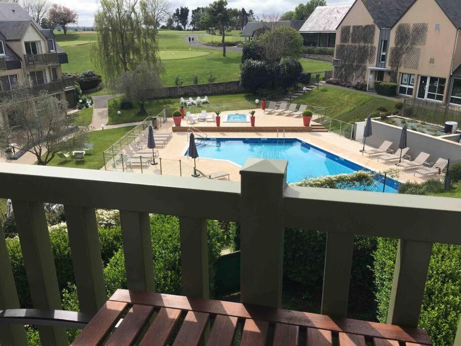 Studio Golf piscine D Day photo 1