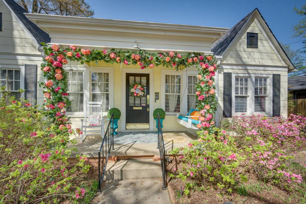 The Pink Azalea - Tyler Home with Yard and Patio! photo 2