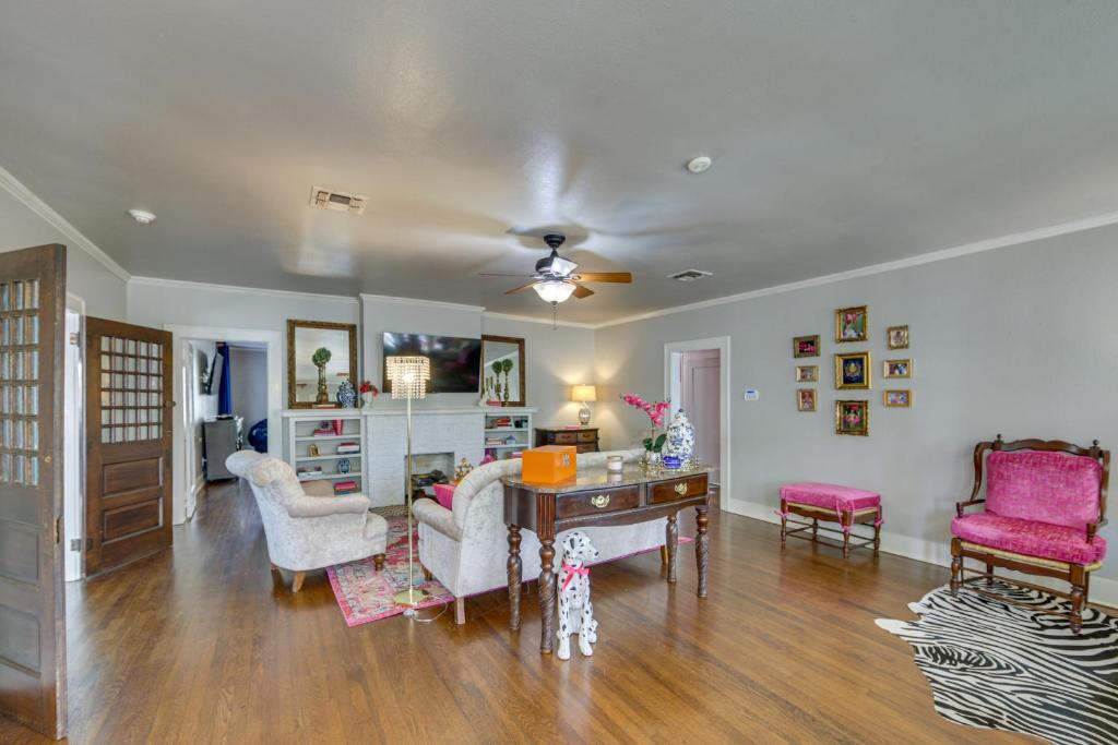 The Pink Azalea - Tyler Home with Yard and Patio! photo 3