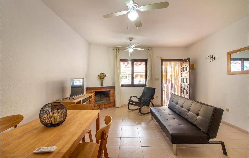 Beautiful Home In Santa Pola With Wifi And 4 Bedrooms photo 1