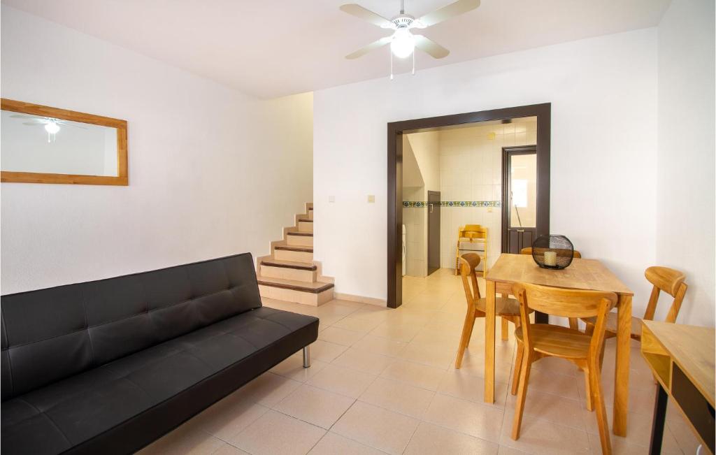 Beautiful Home In Santa Pola With Wifi And 4 Bedrooms photo 4
