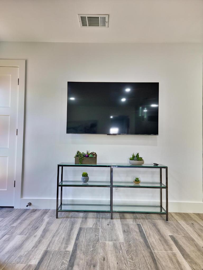Cozy modern house - Near SXSW and other events photo 2