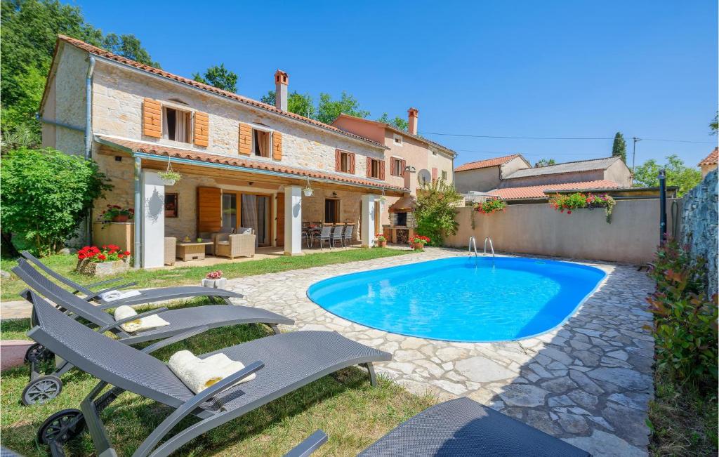 Stunning Home In Zminj With 4 Bedrooms, Wifi And Outdoor Swimming Pool