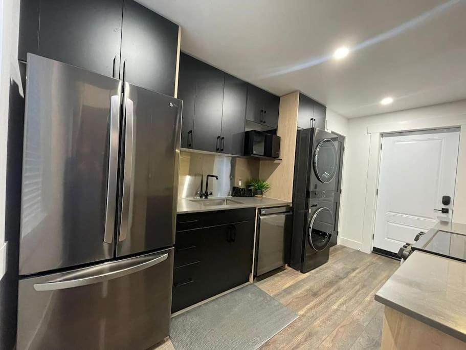 Charming Century Apartments, Steps to downtown
