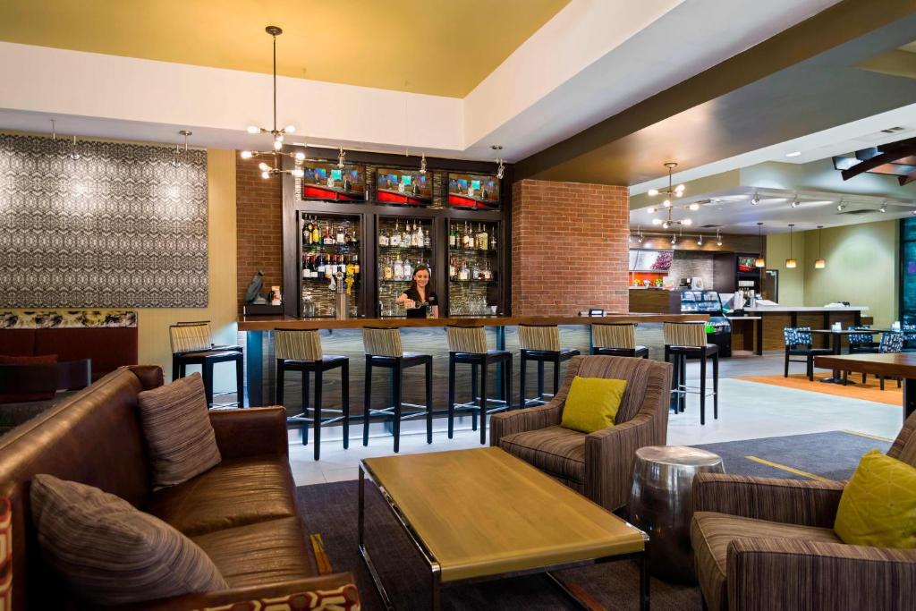 Courtyard by Marriott Little Rock Downtown image