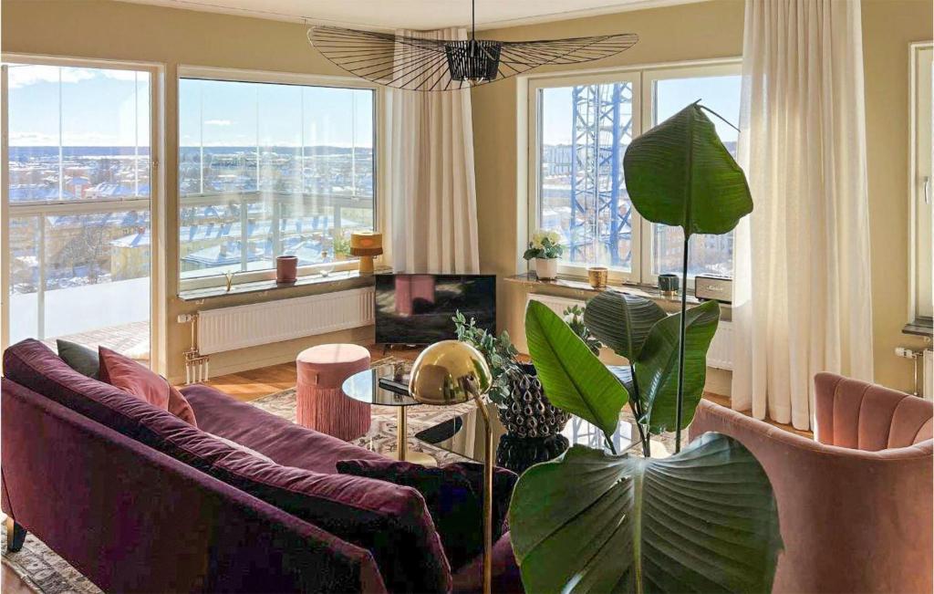 Amazing Apartment In Uppsala With Wifi And 3 Bedrooms photo 1