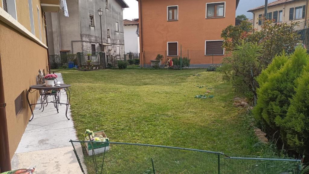 Apartment at few steps from the lake - Larihome A16 photo 1