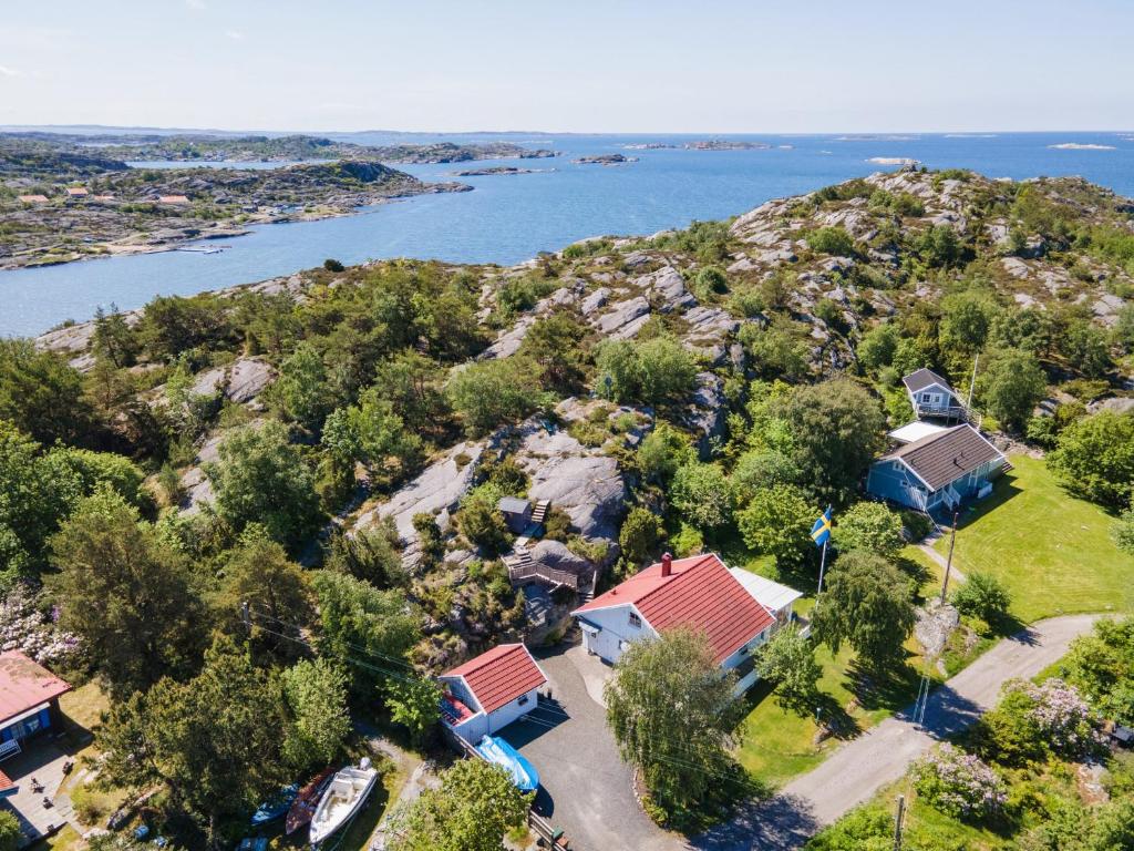 Holiday home in Karna, Bohuslan near salty baths photo 1