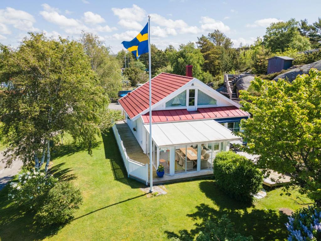 Holiday home in Karna, Bohuslan near salty baths photo 3