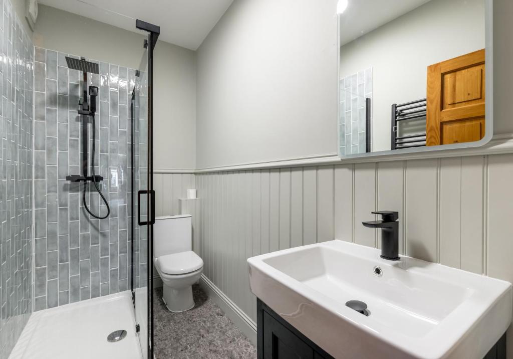 Luxury 3 bed house city centre, right next to Murrayfield.