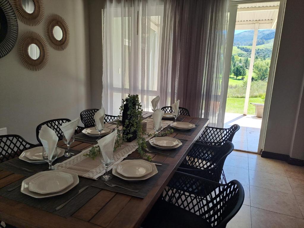 Cheerful 4 Bedroom in a Golf Estate photo 1