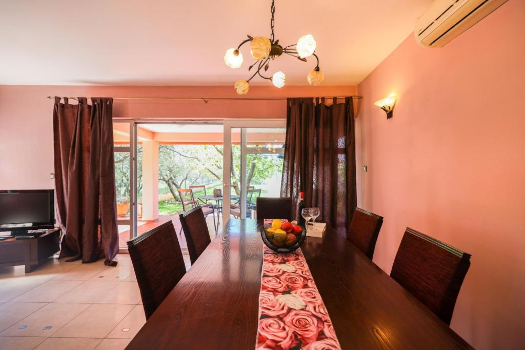 Holiday Home Cvita photo 3