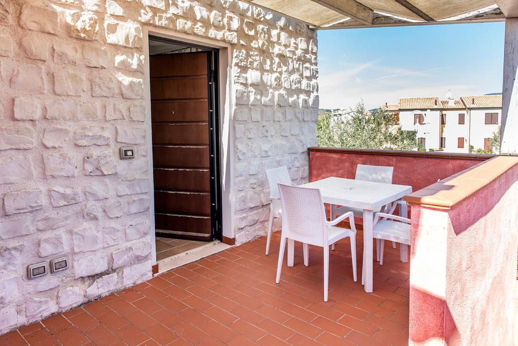 M348 - Marcelli, comodo trilocale nuovo con piscina e balcone photo 3
