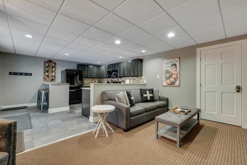 691 Disciples Village Condo photo 3