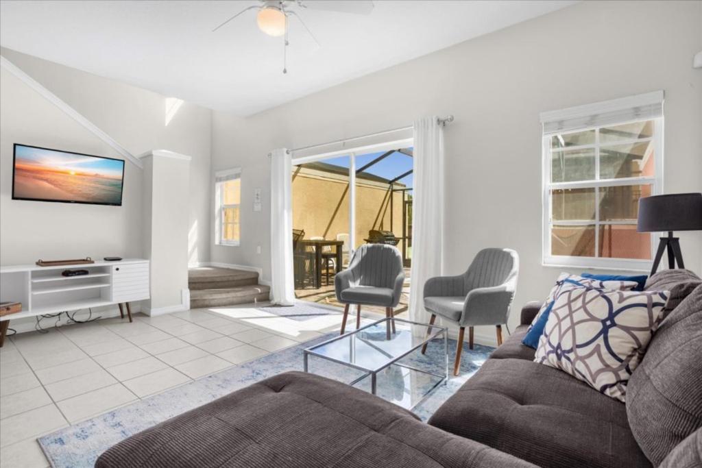 3 Bedrooms - 2,5 Bathrooms - Encantada 3091 Yl image