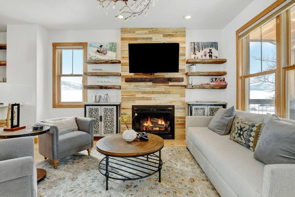 Luxury Cabin 241 With Private Hot Tub and Great Views - 500 Dollars Of Free Activities and Equipment Rentals Daily photo 1