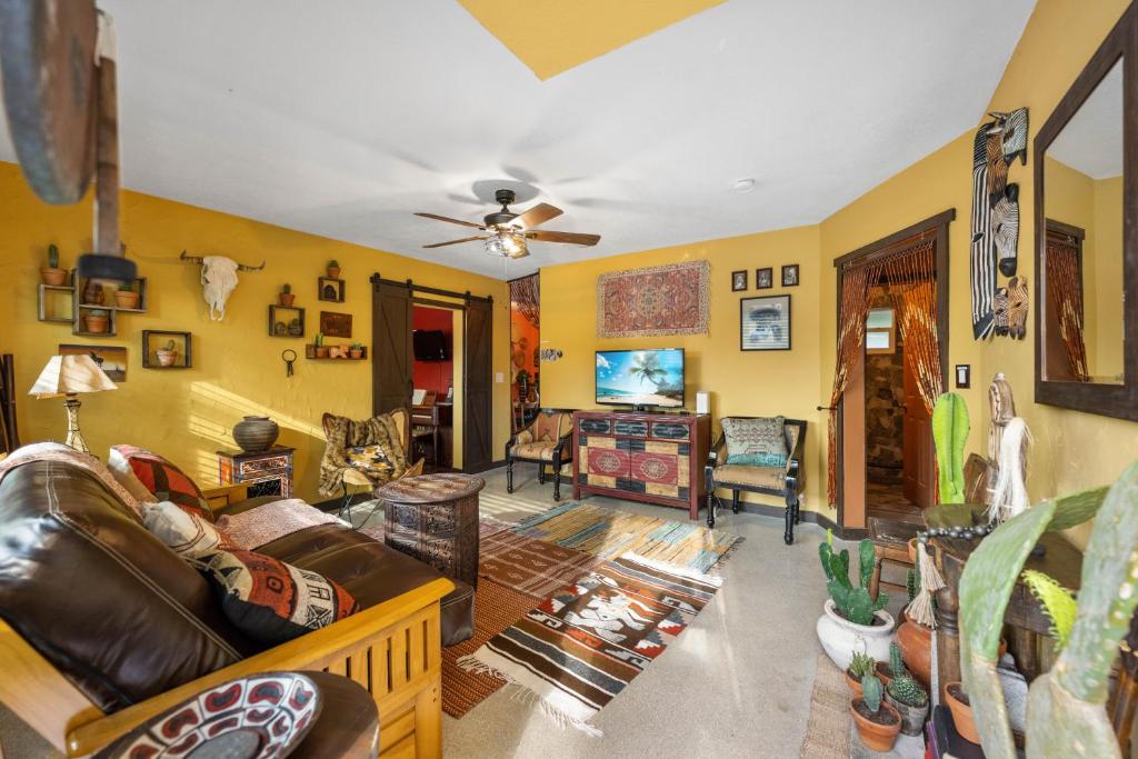 Unique super cozy,Bohemian Paradise with Heated Pool and positive energy photo 1