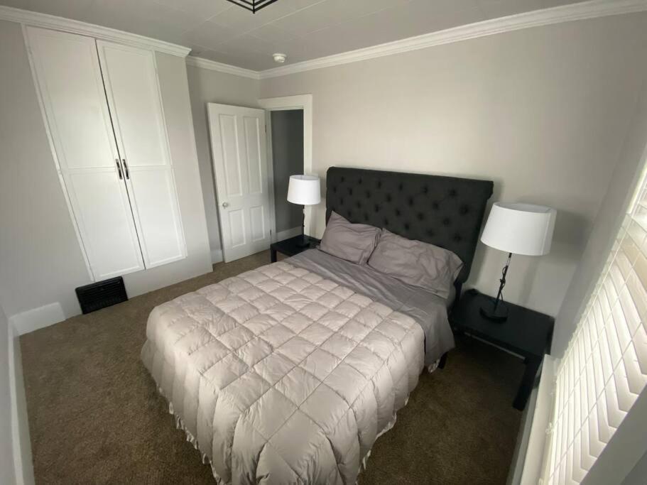 3bed 2bath nestled in cozy Grandview neighborhood photo 1