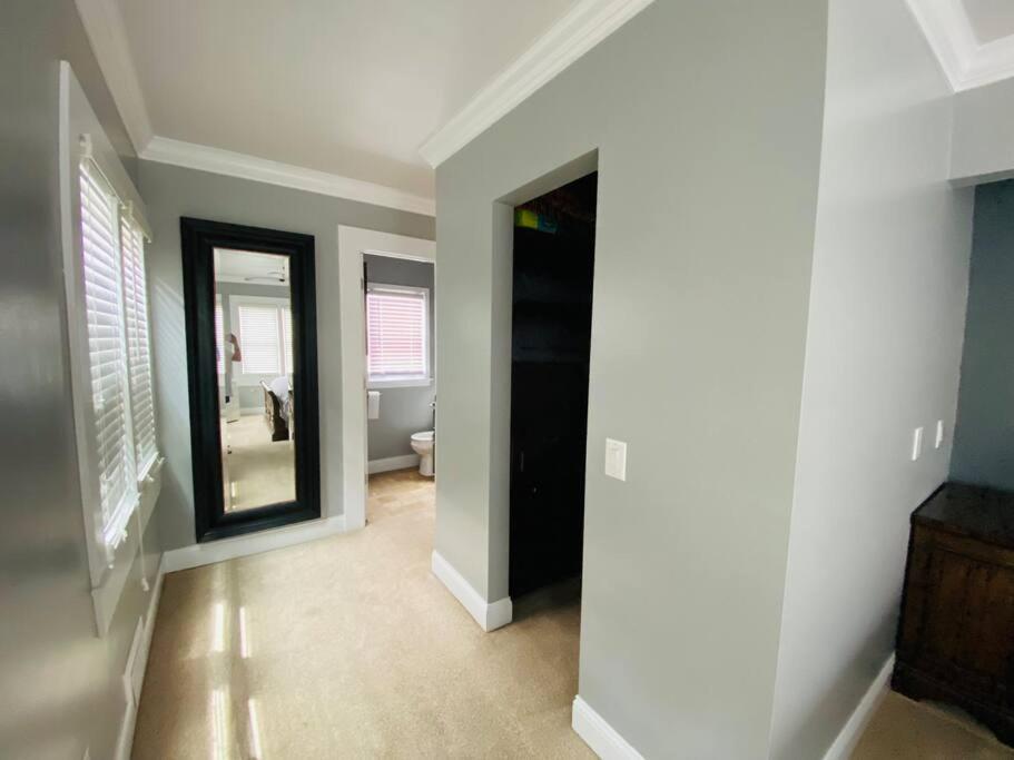 3bed 2bath nestled in cozy Grandview neighborhood photo 2