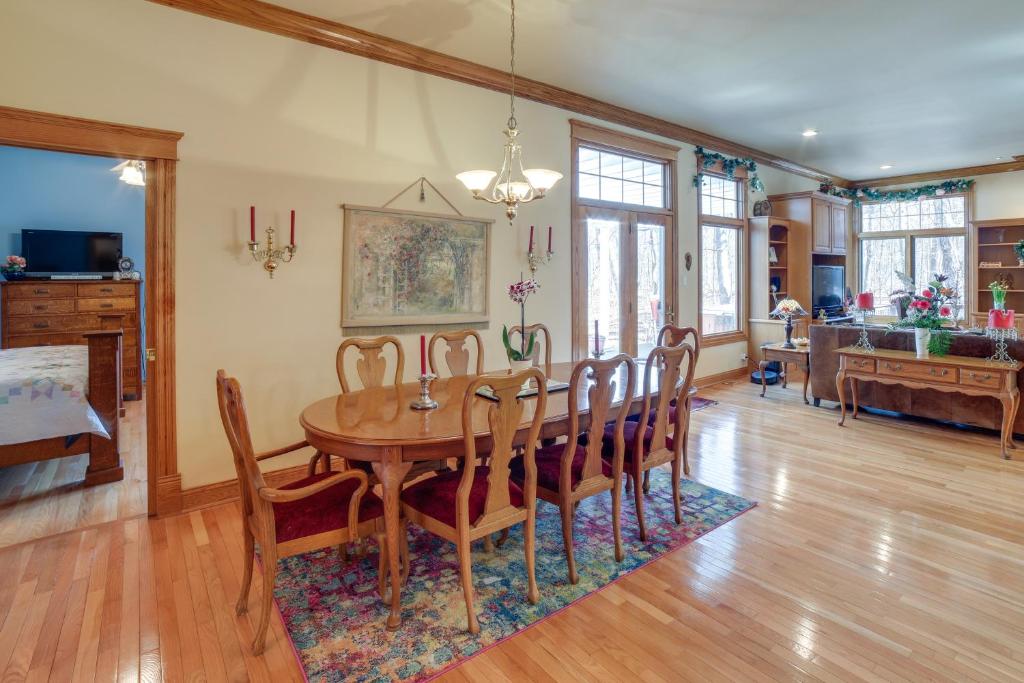 Charming Crete Home with Hot Tub, Deck and Fire Pit photo 4