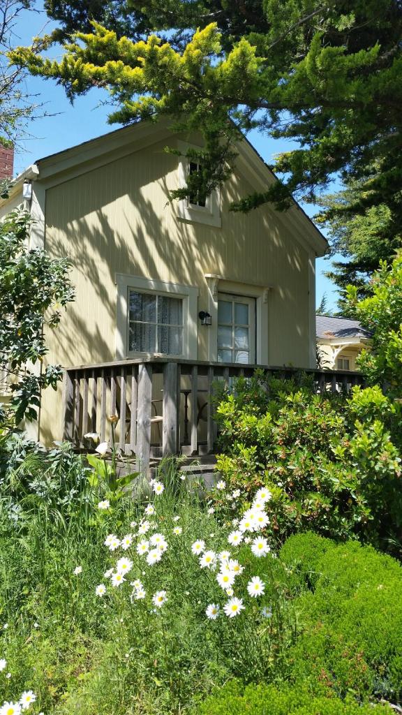 Mendocino Hotel & Garden photo 3