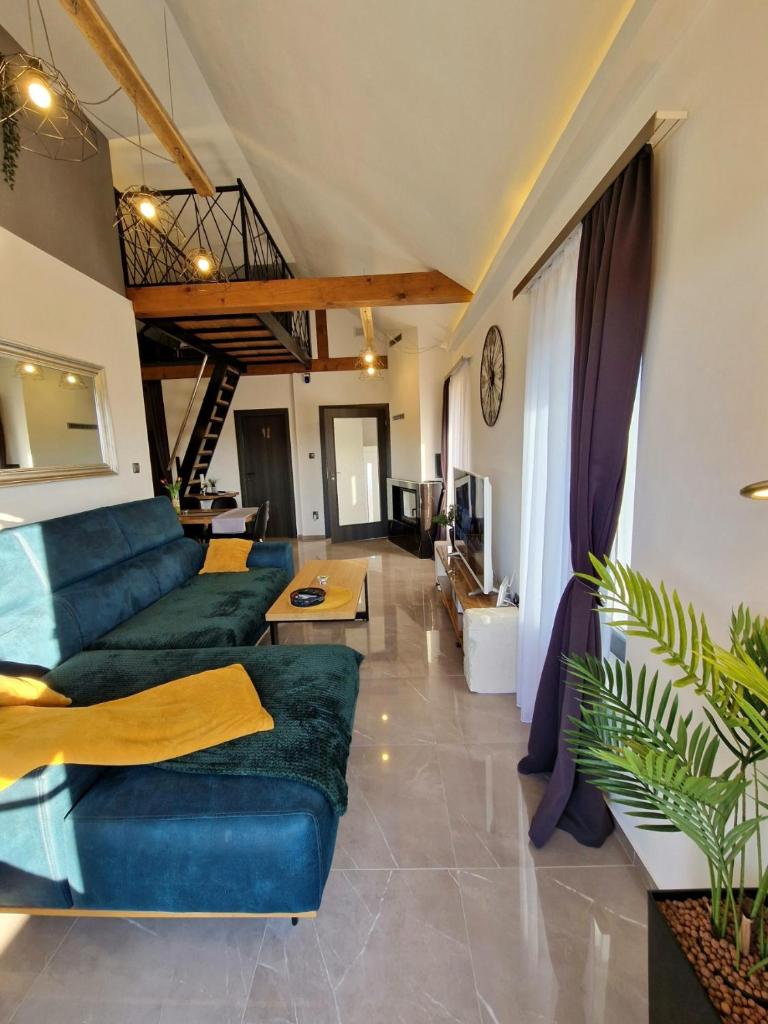 Aura Lux Holiday Home with Pool photo 2