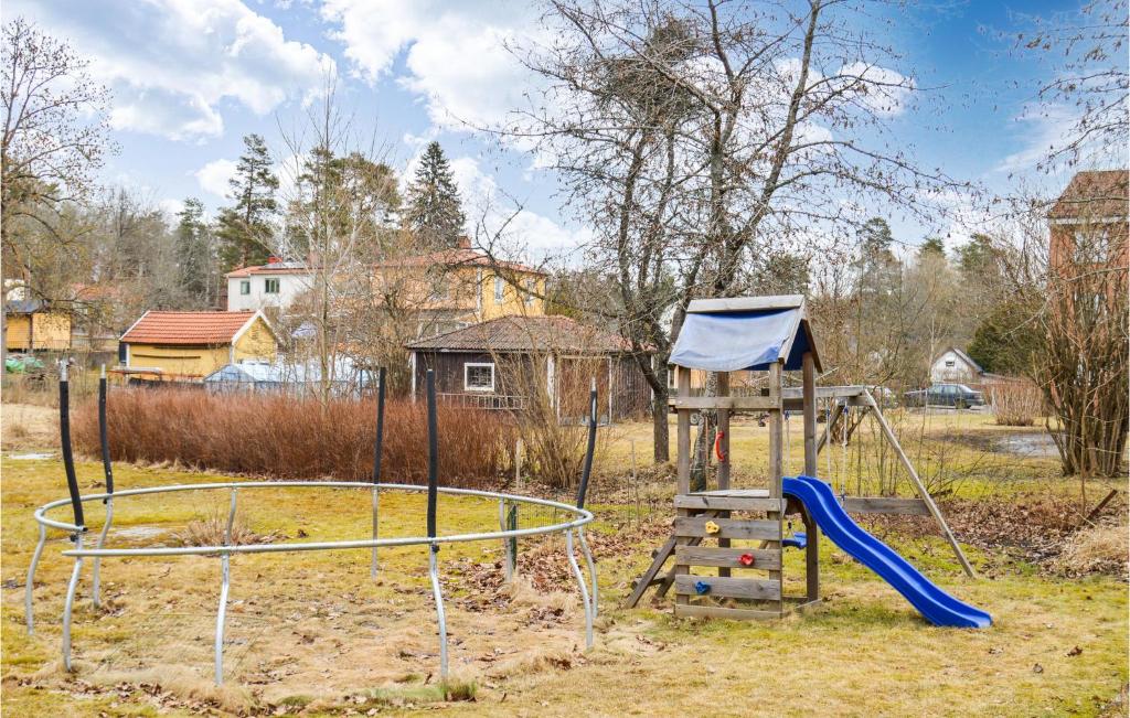 Stunning Apartment In Hlleforsns With Wifi And 2 Bedrooms photo 1