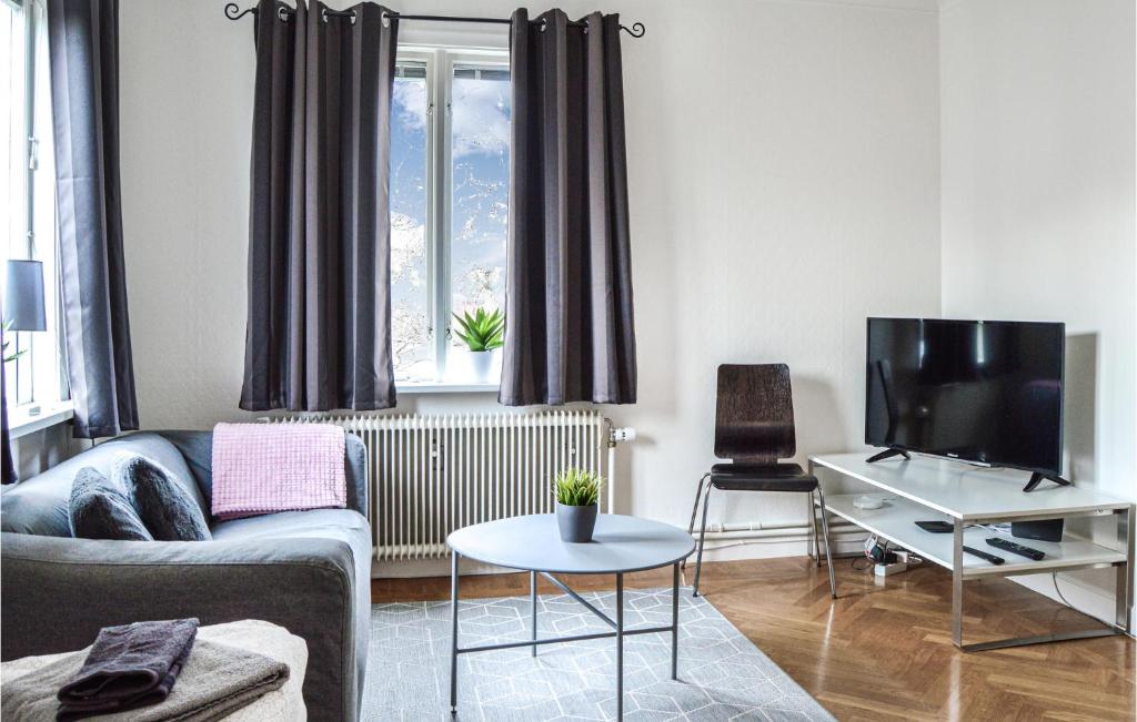 Stunning Apartment In Hlleforsns With Wifi And 2 Bedrooms photo 2