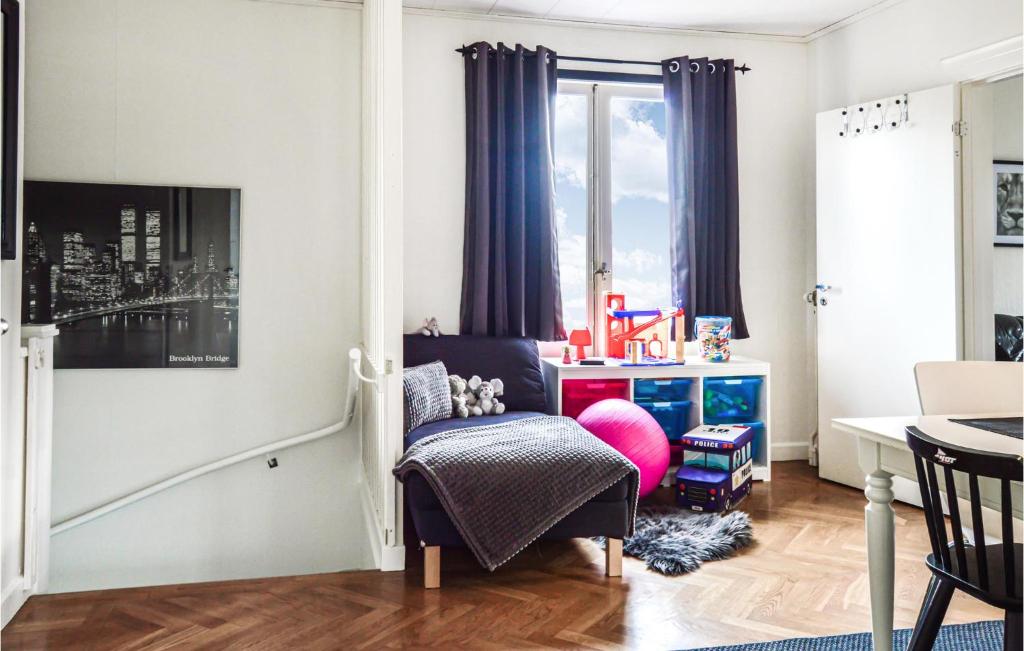 Stunning Apartment In Hlleforsns With Wifi And 2 Bedrooms photo 3
