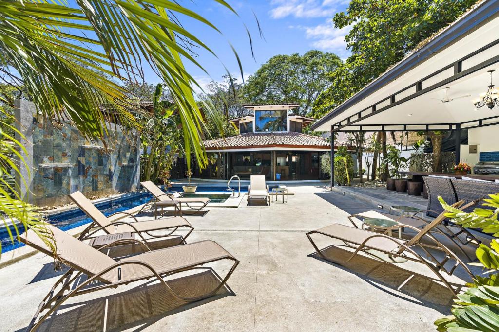 Playa Potrero - beachfront Villa, big private pool - Casa Bella Catalina photo 3