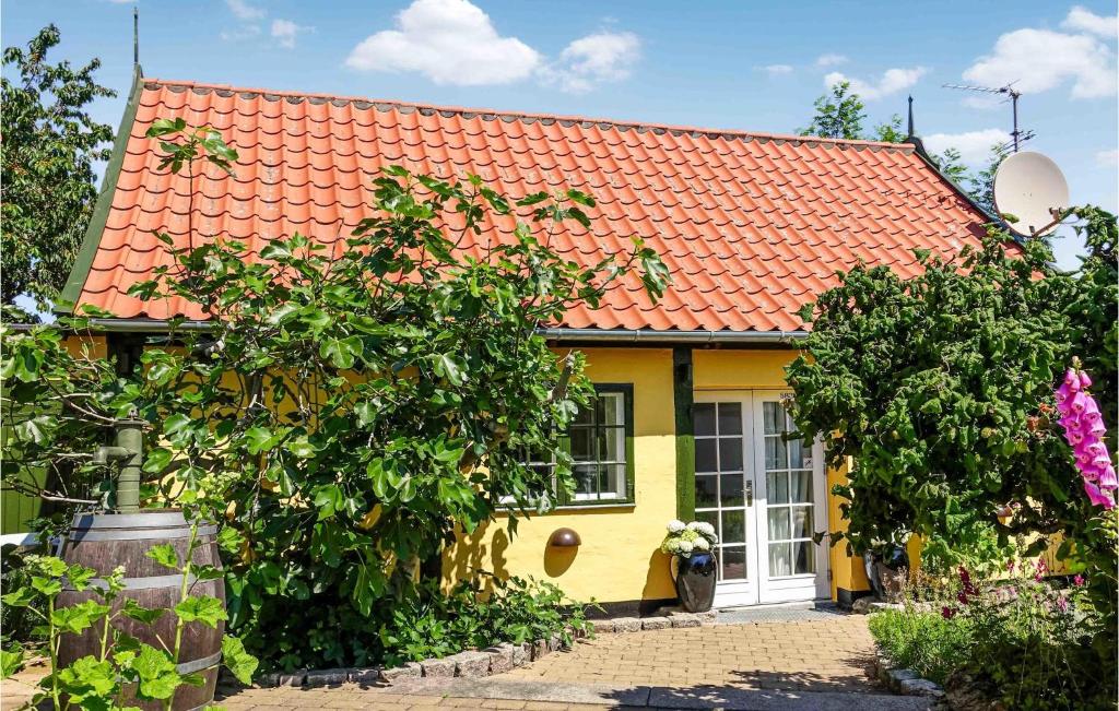 Amazing Home In Svaneke With 2 Bedrooms And Wifi