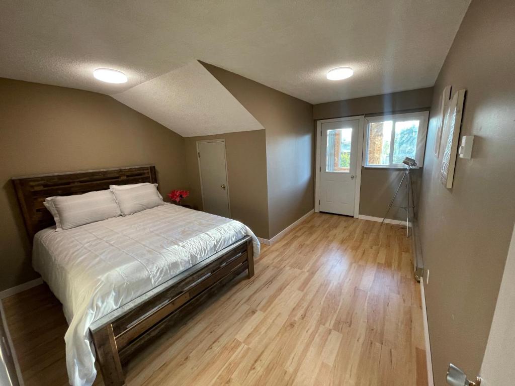 3-Bedroom Apartment photo 2