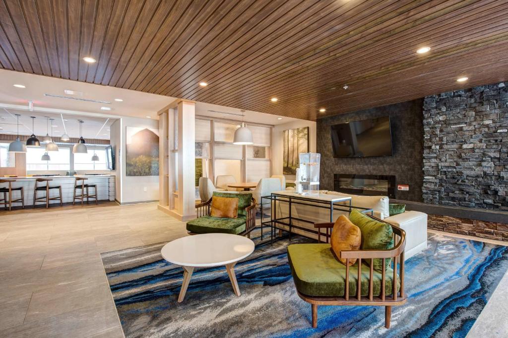Fairfield Inn & Suites Minneapolis North photo 4
