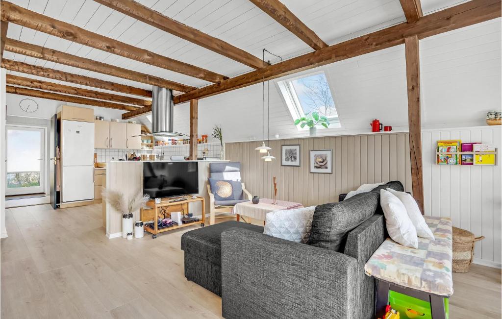Awesome Home In Skjern With 3 Bedrooms And Wifi photo 2
