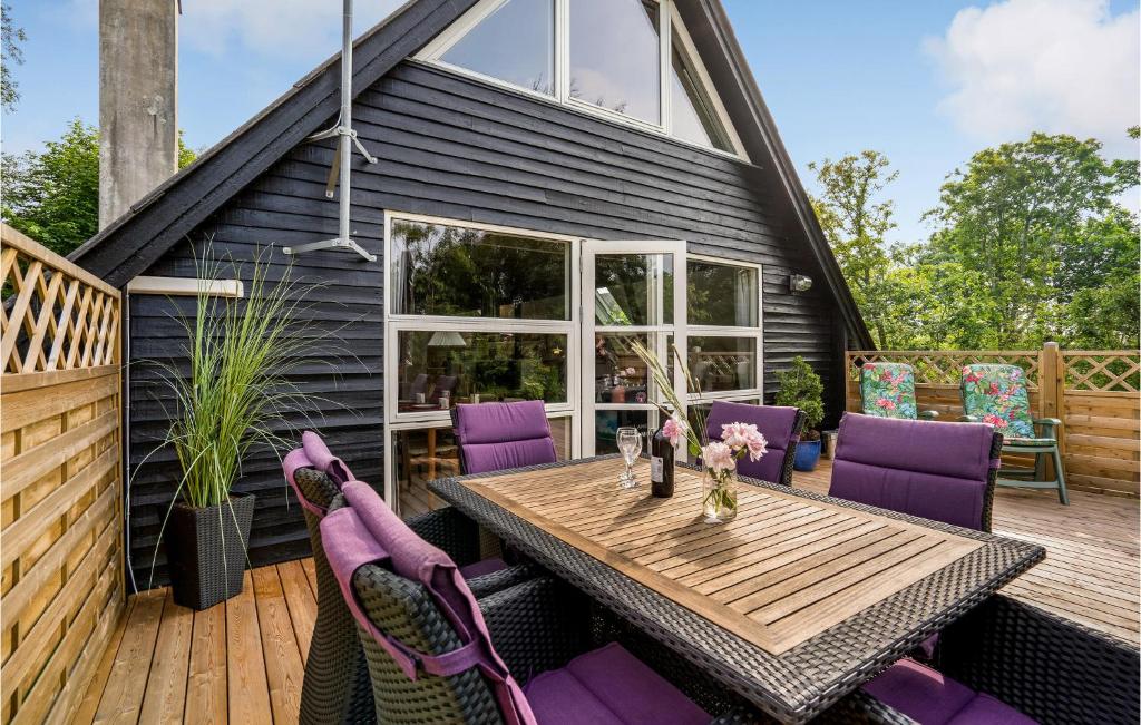 Awesome Home In Skjern With 3 Bedrooms And Wifi photo 4