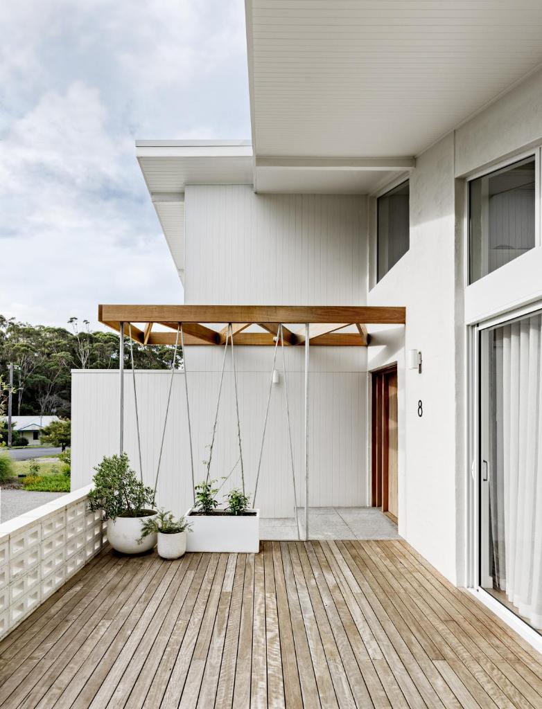 The Loft @ Mollymook 70s Beach House photo 4