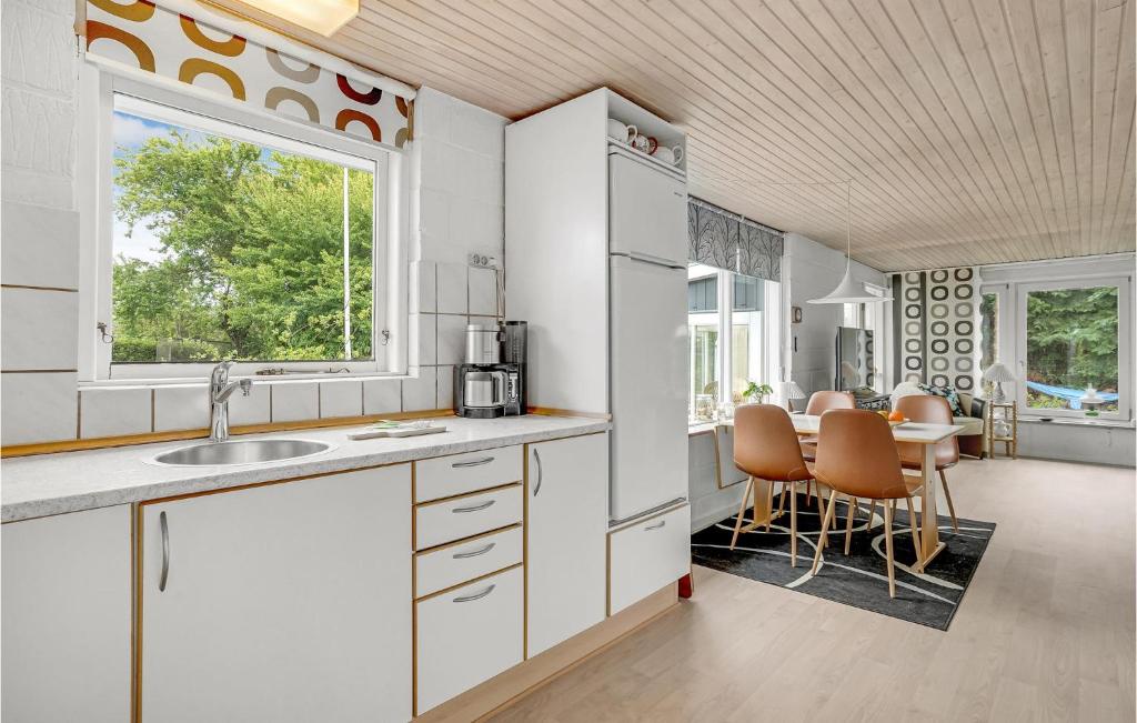 Stunning Home In Juelsminde With 3 Bedrooms And Wifi photo 4