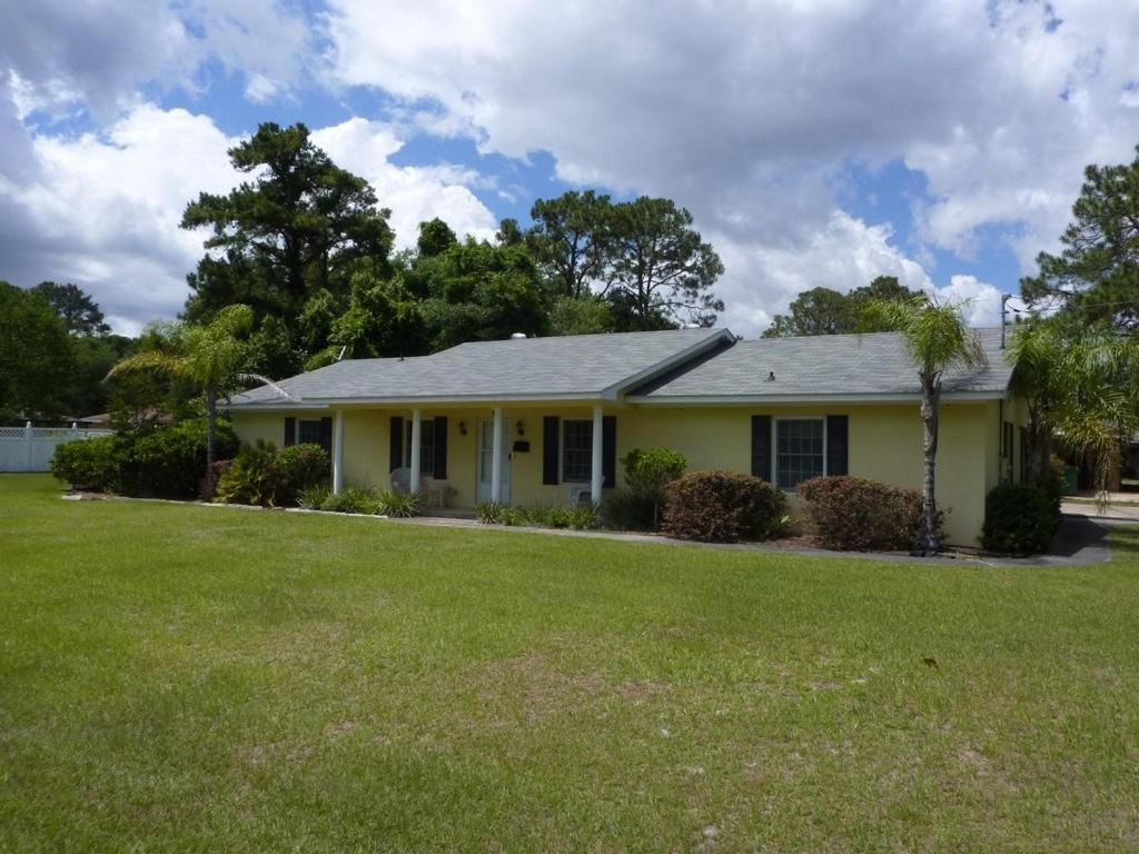 LYONS DEN - 3 Bedroom Home home photo 1
