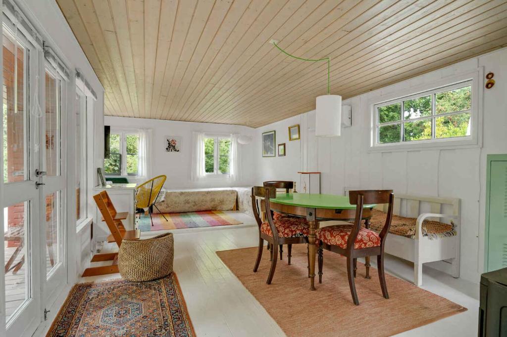 Lovely Holiday Home Near The Beach photo 4