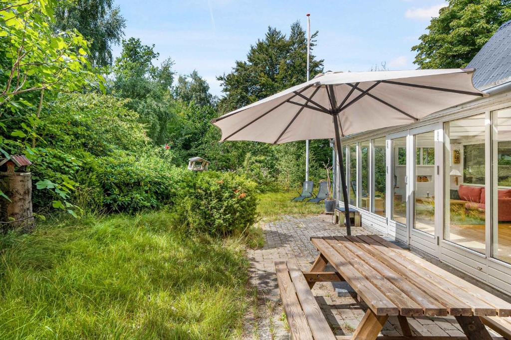 Large Holiday Home In A Peaceful And Scenic Area photo 2