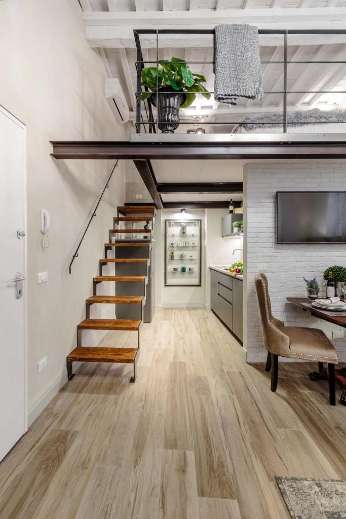 Paolo Guinigi Apartment Suite - Tap to explore photos