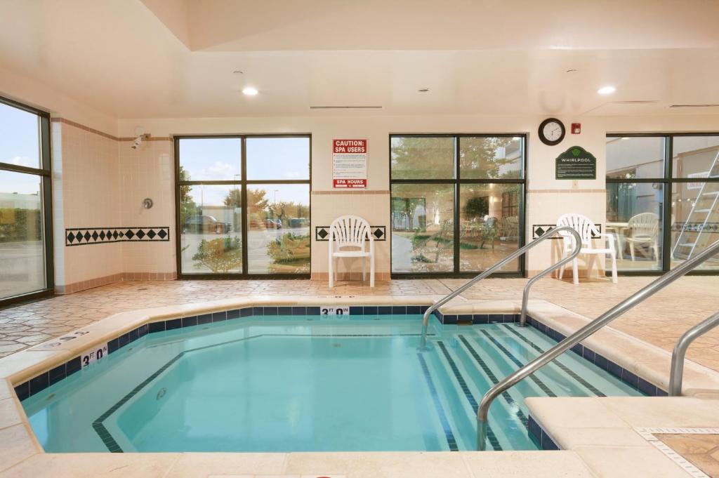 Wingate by Wyndham Chesapeake photo 4
