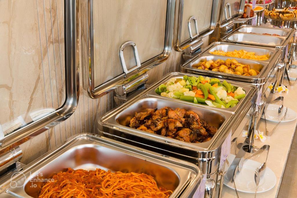 Khách sạn Royal Family